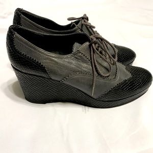 Re-Mix Vintage Oxford Platform Heel - Women’s Size 10